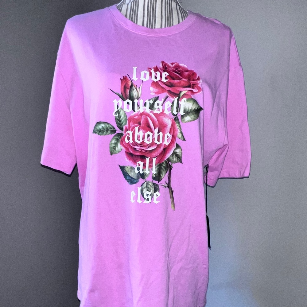 Mens graphic Tee - Size Large
